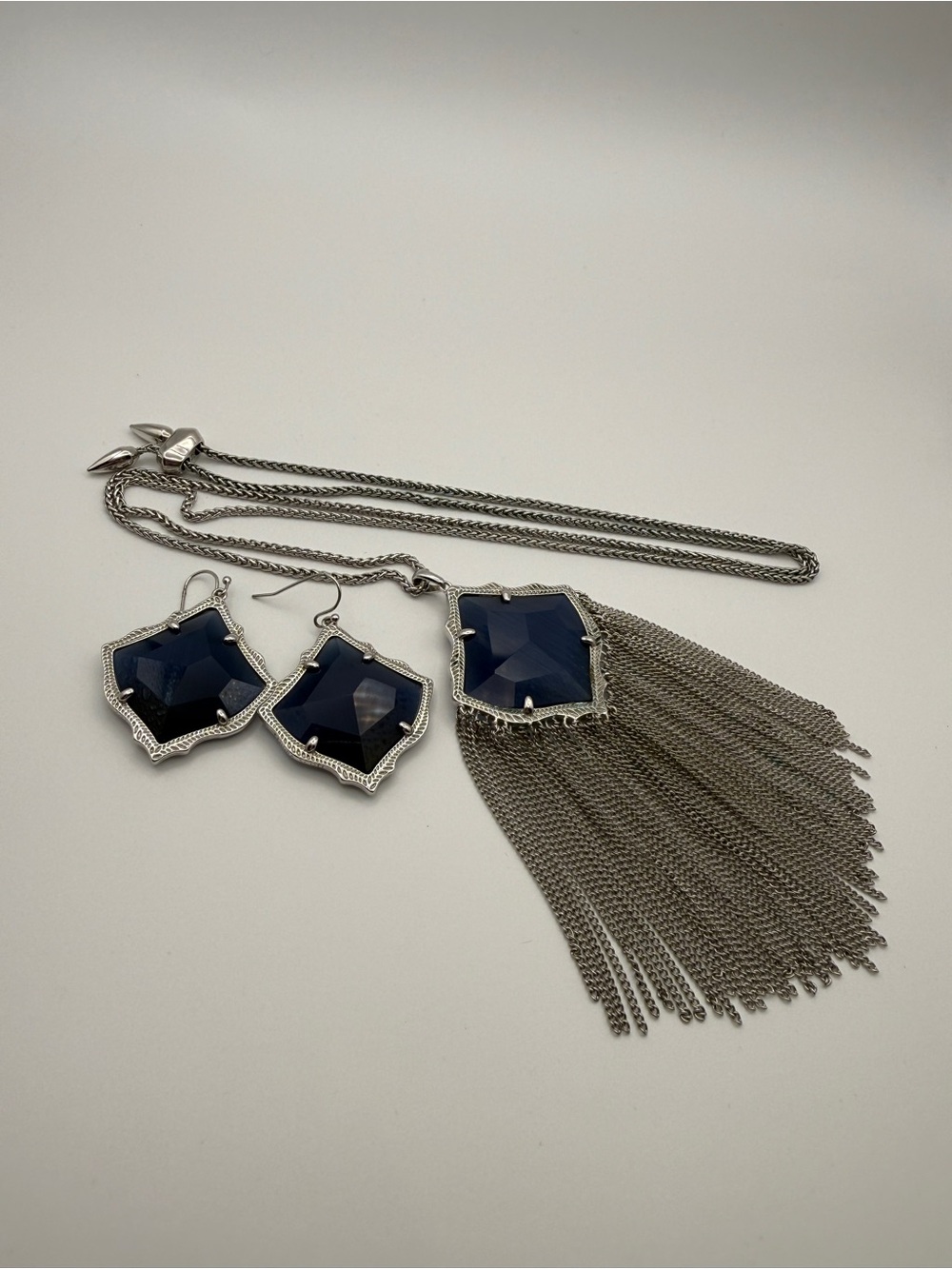 Kendra Scott Kingston Long Pendant & Kirsten Earrings Set- Rhodium/Navy Cats Eye